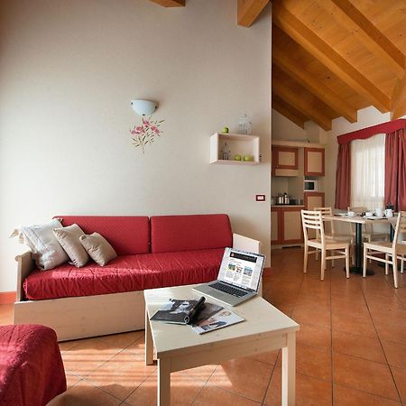 Residence Adamello Resort 폰테디레뇨 객실 사진