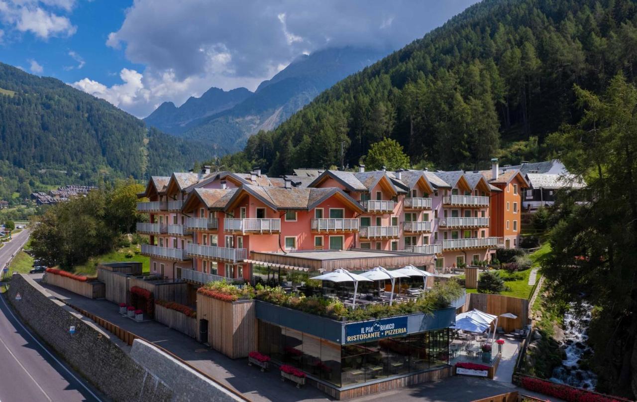 Residence Adamello Resort 폰테디레뇨 외부 사진