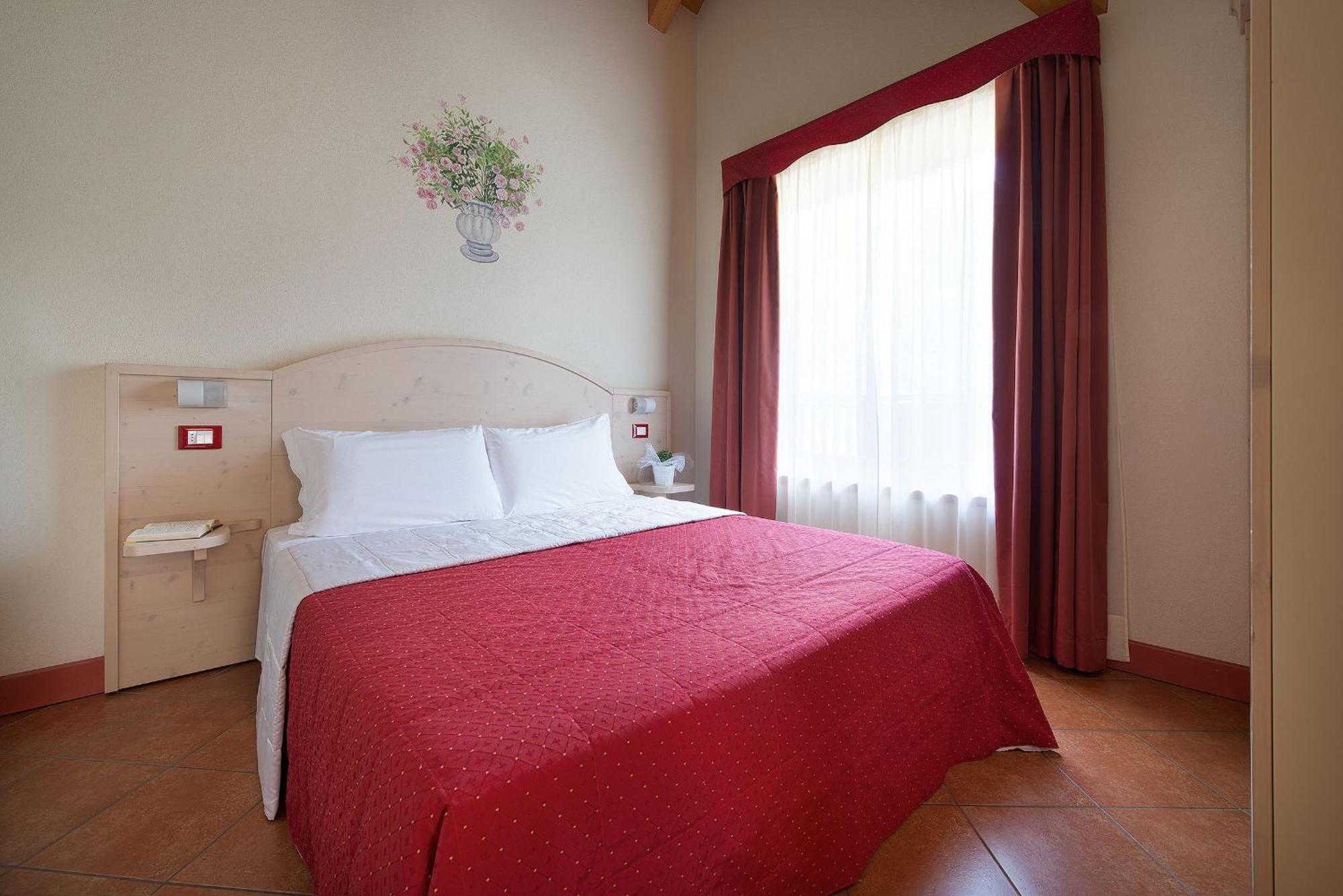 Residence Adamello Resort 폰테디레뇨 객실 사진