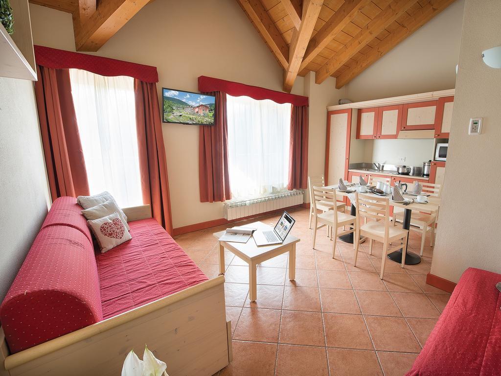 Residence Adamello Resort 폰테디레뇨 객실 사진