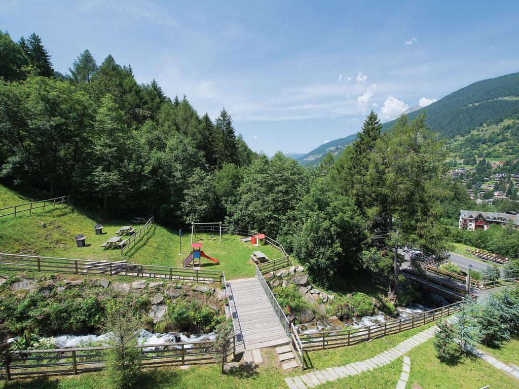 Residence Adamello Resort 폰테디레뇨 외부 사진