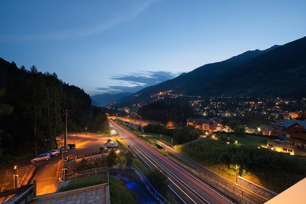 Residence Adamello Resort 폰테디레뇨 외부 사진